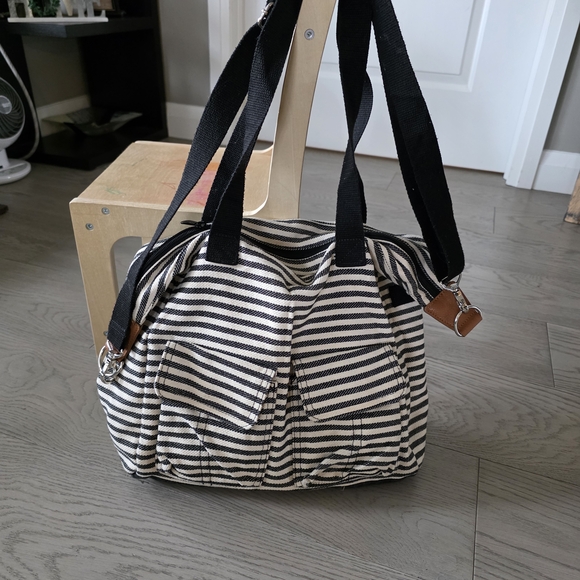 thirty-one Handbags - Thirty-One Black and White Striped Tote